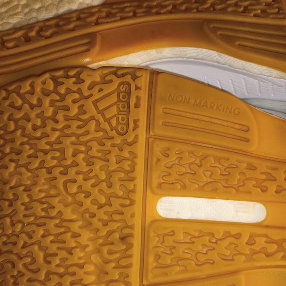 Mens Adidas Athletic shoes - Picture 11 of 12